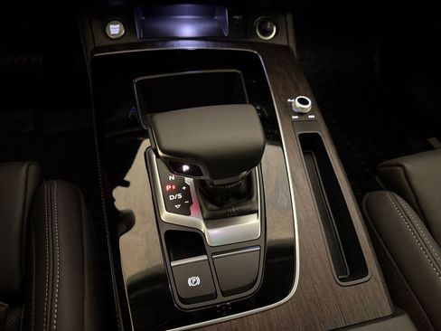 Certified 2024 Audi Q5 2.0T Premium Plus AWD/4WD image 18