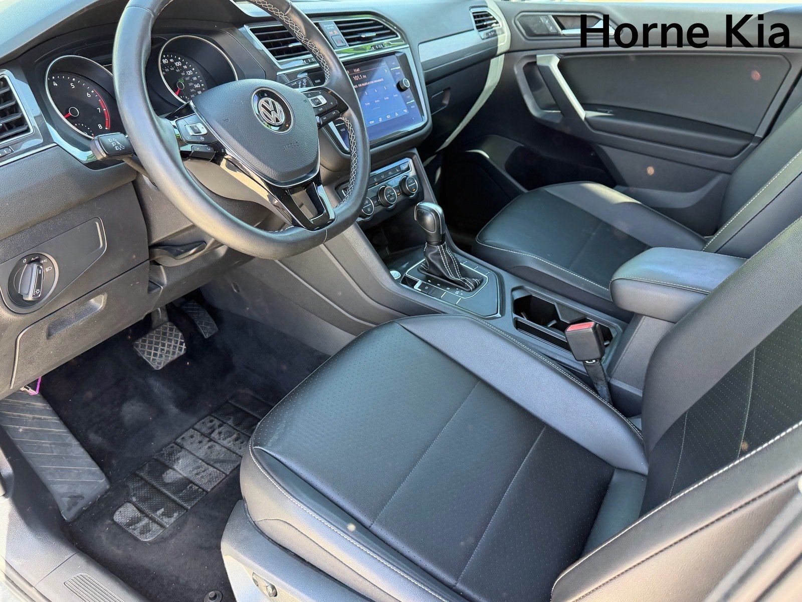 Used 2021 Volkswagen Tiguan SE FWD image 17