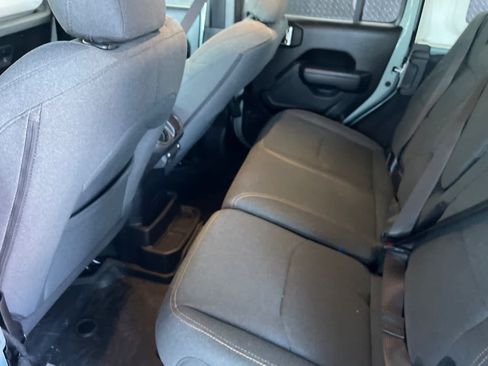 Used 2024 Jeep Wrangler Unlimited w/ Convenience Group AWD/4WD image 10