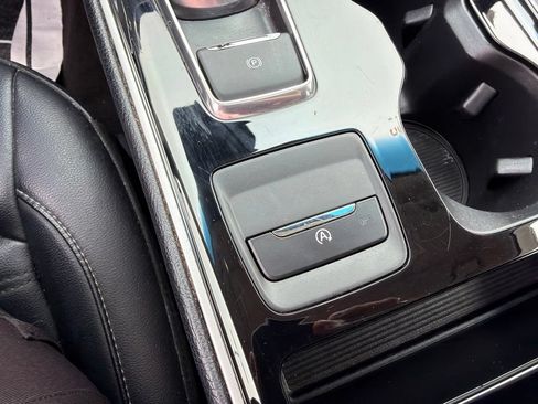Used 2019 Ford Edge SEL w/ Equipment Group 201A AWD/4WD image 18