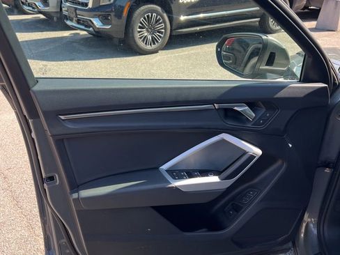 Used 2024 Audi Q3 2.0T Premium image 9