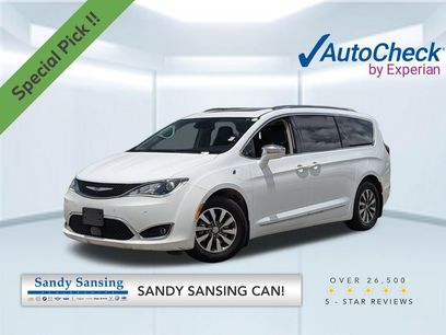 Used 2020 Chrysler Pacifica Limited w/ Advanced Safetytec Group