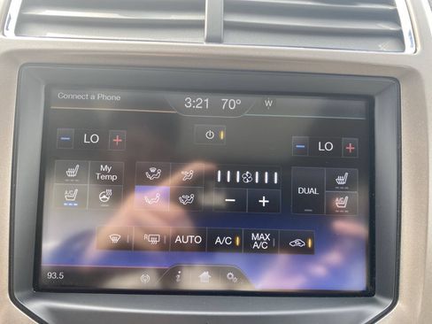 Used 2014 Lincoln MKX AWD w/ Equipment Group 102A image 32