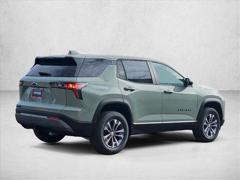 New 2026 Chevrolet Equinox LT image 2