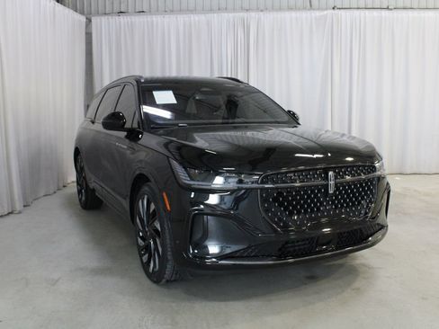 Used 2024 Lincoln Nautilus Reserve w/ Equipment Group 202A AWD/4WD image 40