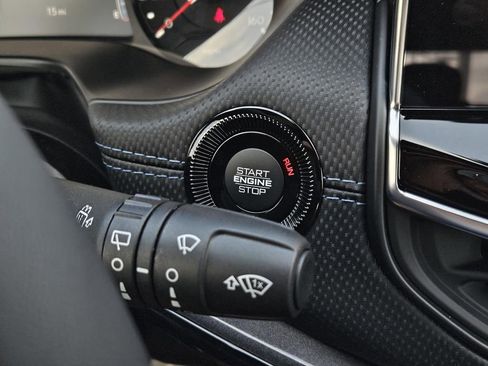 New 2026 Jeep Compass Latitude image 19