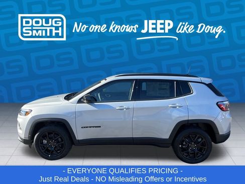 New 2026 Jeep Compass Latitude image 3