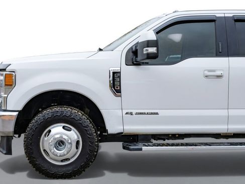 Used 2020 Ford F350 Lariat w/ Lariat Value Package image 11