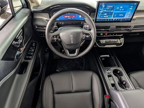 New 2025 Lincoln Corsair FWD image 8