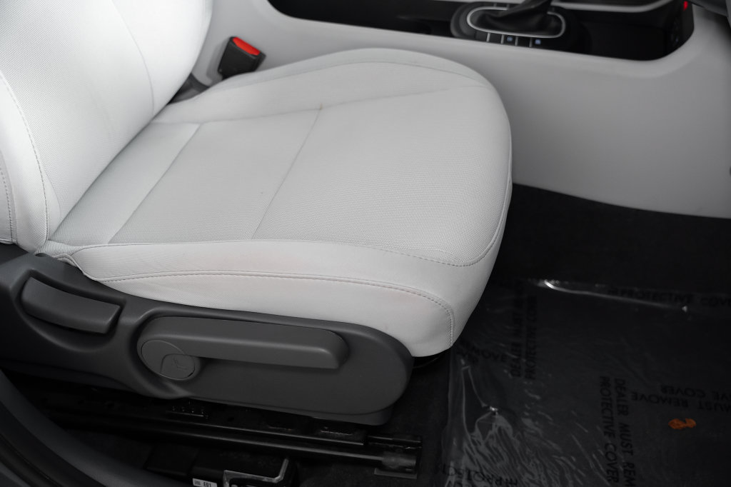 Certified 2025 Hyundai Kona SEL FWD image 25