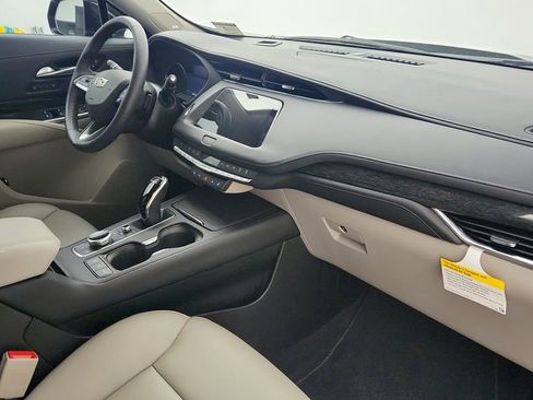 Certified 2023 Cadillac XT4 Premium Luxury w/ Cold Weather Package image 23