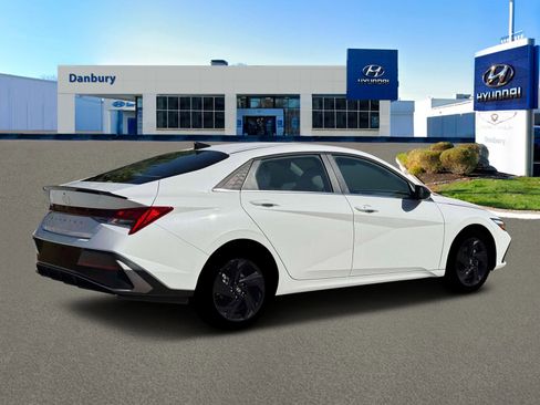 New 2026 Hyundai Elantra SEL Sport Premium image 8
