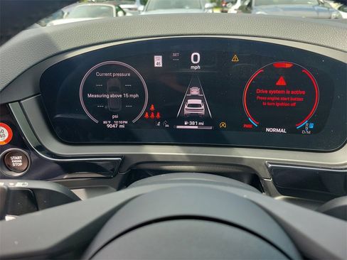 Used 2025 Porsche Cayenne image 31