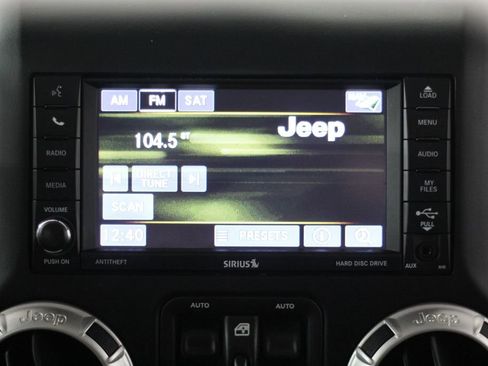 Used 2017 Jeep Wrangler Unlimited Sahara w/ Max Tow Package AWD/4WD image 19