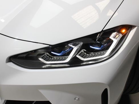 Used 2022 BMW M3 Competition w/ M Carbon Exterior Package image 8