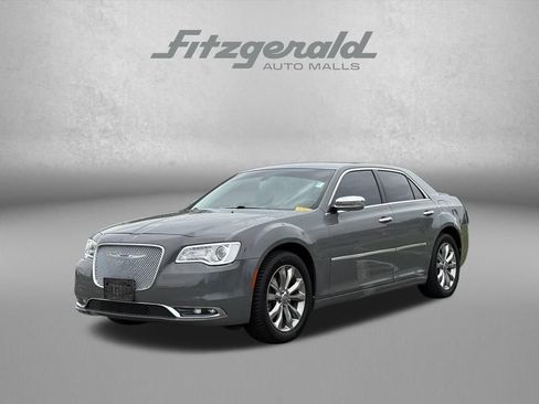Used 2018 Chrysler 300 Limited AWD/4WD image 8