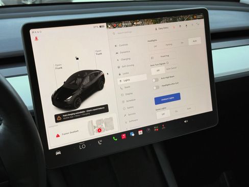 Used 2021 Tesla Model Y Long Range AWD/4WD image 39