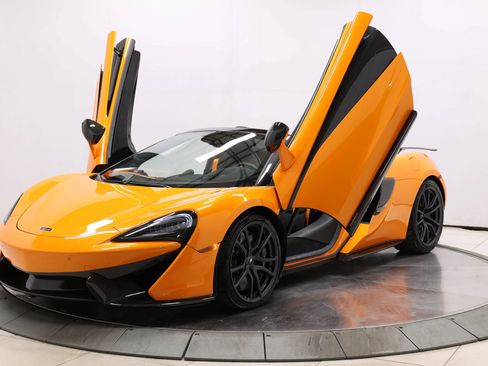 Used 2019 McLaren 570S Spider RWD image 2