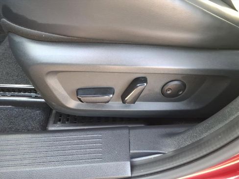 Used 2023 Nissan Rogue SV w/ SV Premium B Package image 12