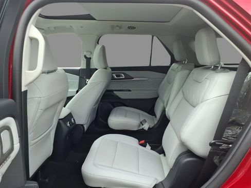 New 2026 Ford Explorer Platinum image 6