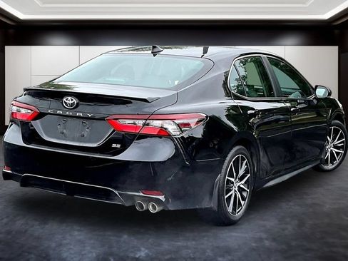 Used 2023 Toyota Camry SE FWD image 6