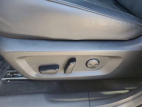 Used 2025 Mitsubishi Outlander SE image 17