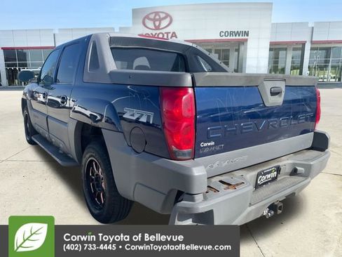 Used 2002 Chevrolet Avalanche 4x4 w/ Off-Road Suspension Pkg image 3