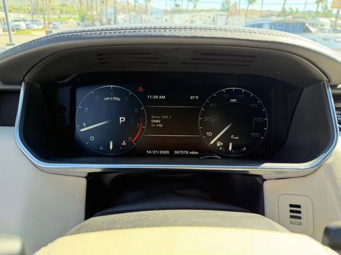 Used 2014 Land Rover Range Rover HSE image 23