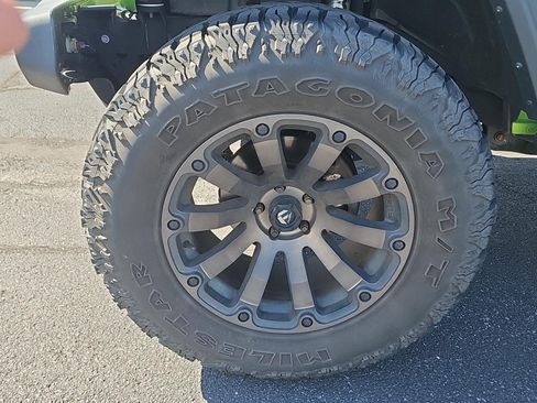 Used 2018 Jeep Wrangler Sport AWD/4WD image 9