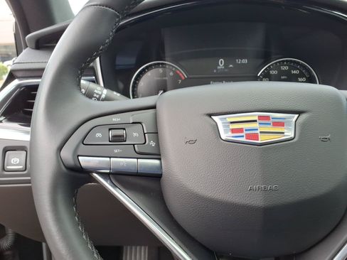 Certified 2024 Cadillac XT6 Luxury w/ LPO, Floor Liner Package AWD/4WD image 28