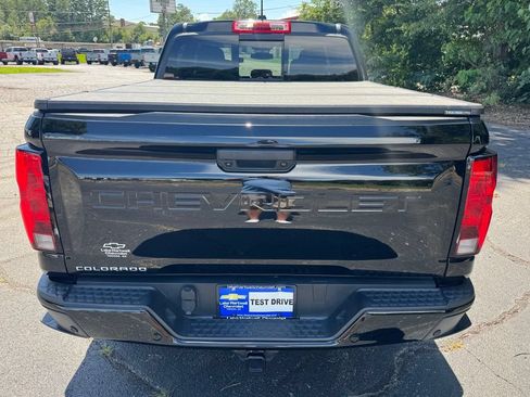 Certified 2024 Chevrolet Colorado Trail Boss w/ Technology Package AWD/4WD image 7