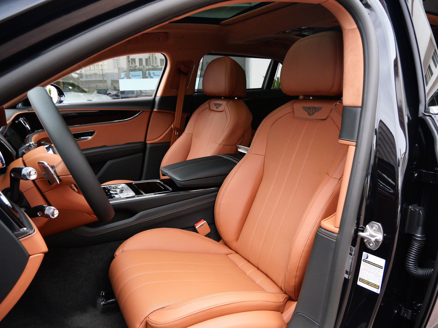 New 2026 Bentley Flying Spur V8 AWD/4WD image 18