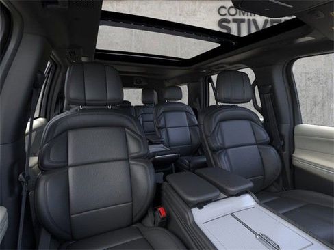 New 2025 Lincoln Navigator Reserve w/ Jet Appearance Package image 12