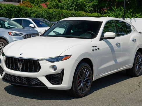 Used 2023 Maserati Levante Modena AWD/4WD image 3