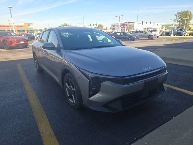 Used 2026 Kia K4 FWD image 1