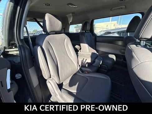 Certified 2026 Kia Carnival LXS FWD image 7