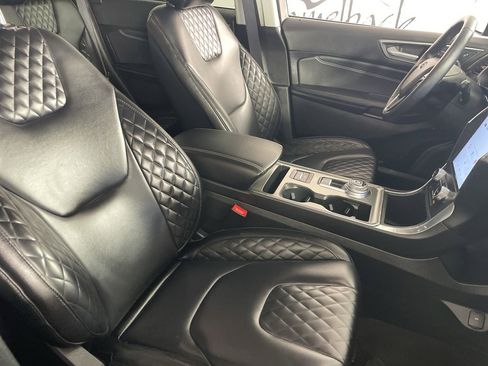 Used 2024 Ford Edge Titanium image 25