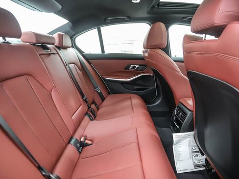 Used 2025 BMW 330i xDrive Sedan w/ Premium Package image 27