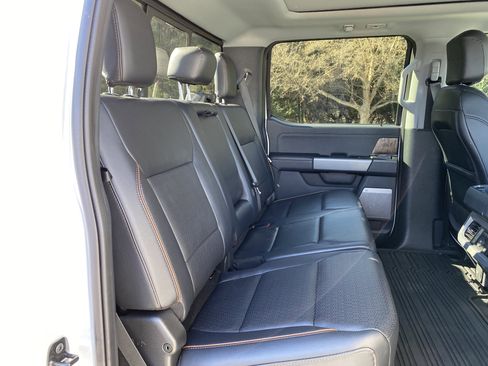 Used 2025 Ford F250 Lariat w/ Lariat Ultimate Package image 40