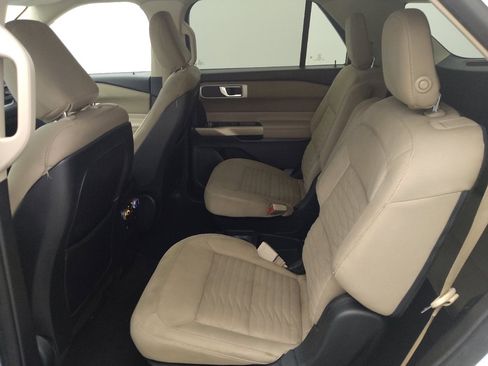 Used 2020 Ford Explorer XLT w/ Comfort Package RWD image 18