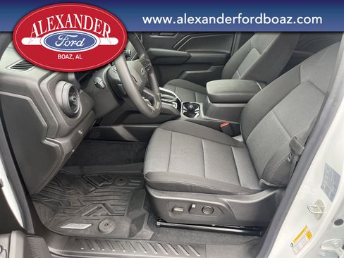 Used 2023 Chevrolet Colorado Trail Boss w/ Technology Package image 12