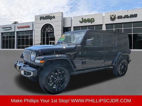 Certified 2025 Jeep Wrangler Unlimited Sahara w/ Safety Group AWD/4WD image 7