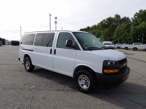 Used 2023 Chevrolet Express 3500 LS RWD image 10