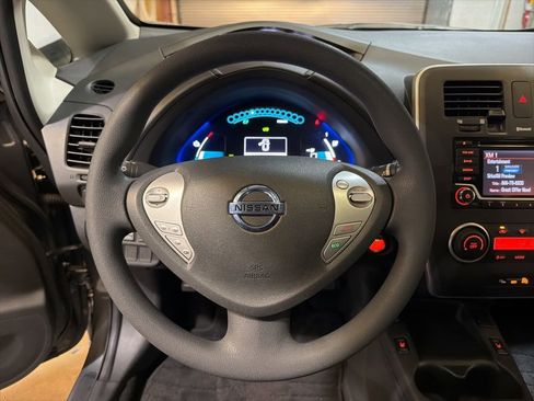 Used 2017 Nissan Leaf S w/ Charge Package image 11