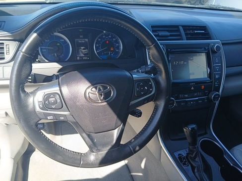 Used 2016 Toyota Camry XLE image 16