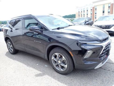 Used 2023 Chevrolet Blazer LT w/ Convenience Package AWD/4WD image 5