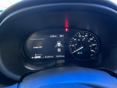 Used 2024 Nissan Kicks SV image 39