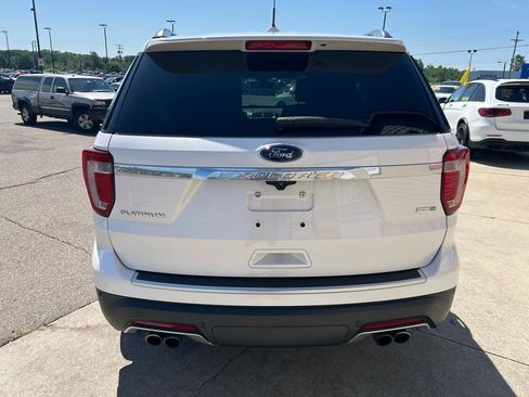 Used 2018 Ford Explorer Platinum AWD/4WD image 6