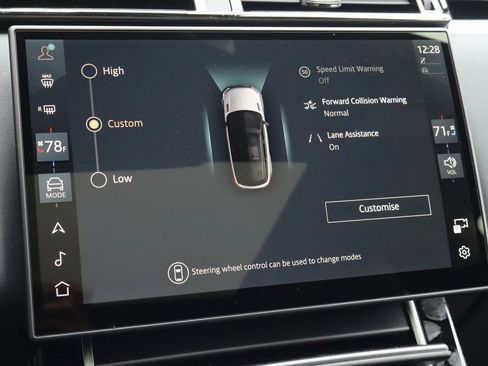 Used 2026 Land Rover Range Rover Velar Dynamic SE image 22