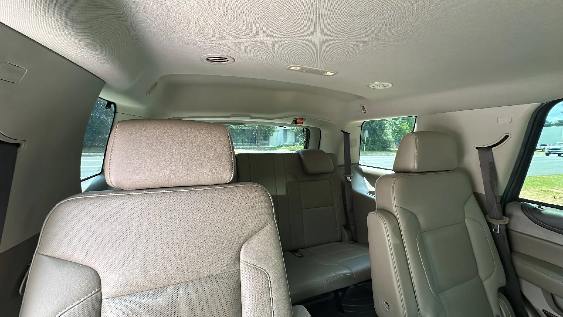 Used 2018 GMC Yukon SLT w/ Open Road Package AWD/4WD image 29